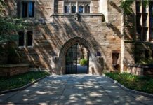 Co jest lepsze Yale czy Harvard?