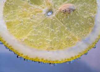 Czy CSR jest regulowany prawnie?