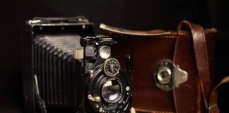 Czy podczas rozmowy kwalifikacyjnej online kandydat może mieć włączoną kamerę?