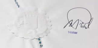 Czy notariusz zgłasza zakup do urzędu skarbowego?