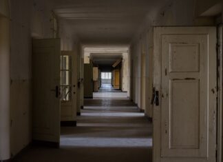 Czy korytarze wlicza się do podatku od nieruchomości?