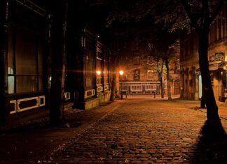 Które miasto w Polsce w okresie renesansu uważano za idealne? Które miasto w Polsce w okresie renesansu uważano za idealne?