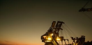 Czy polskie uprawnienia na koparki są ważne w UK?